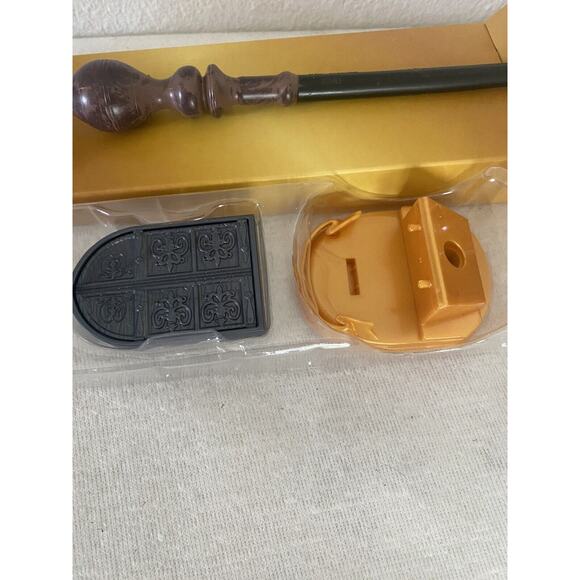 Wizarding World Harry Potter Mystery Wand Magical Artifacts Series New In box - Picture 5 of 8